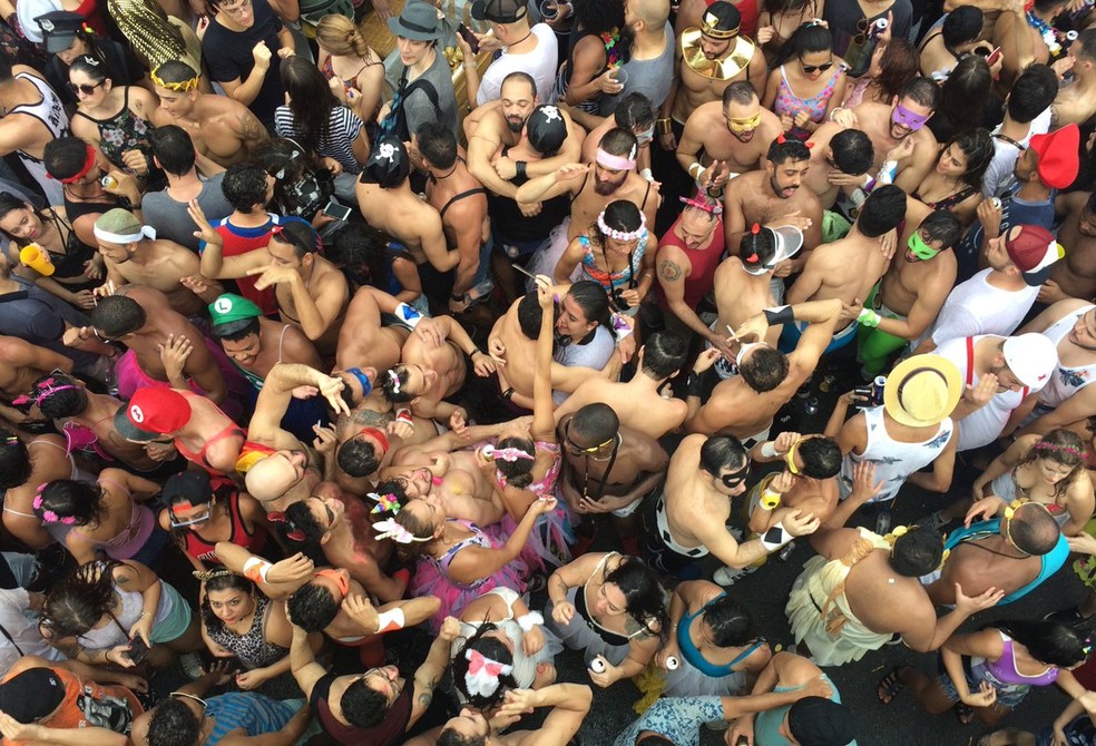 Turma do Agrada Gregos vai do axé ao funk em uma rebolada  (Foto: Foto G1)