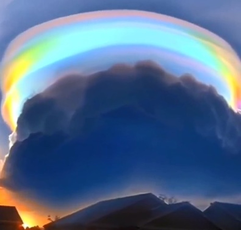 Fenômeno raro: Nuvem com as cores do arco-íris avistada na China