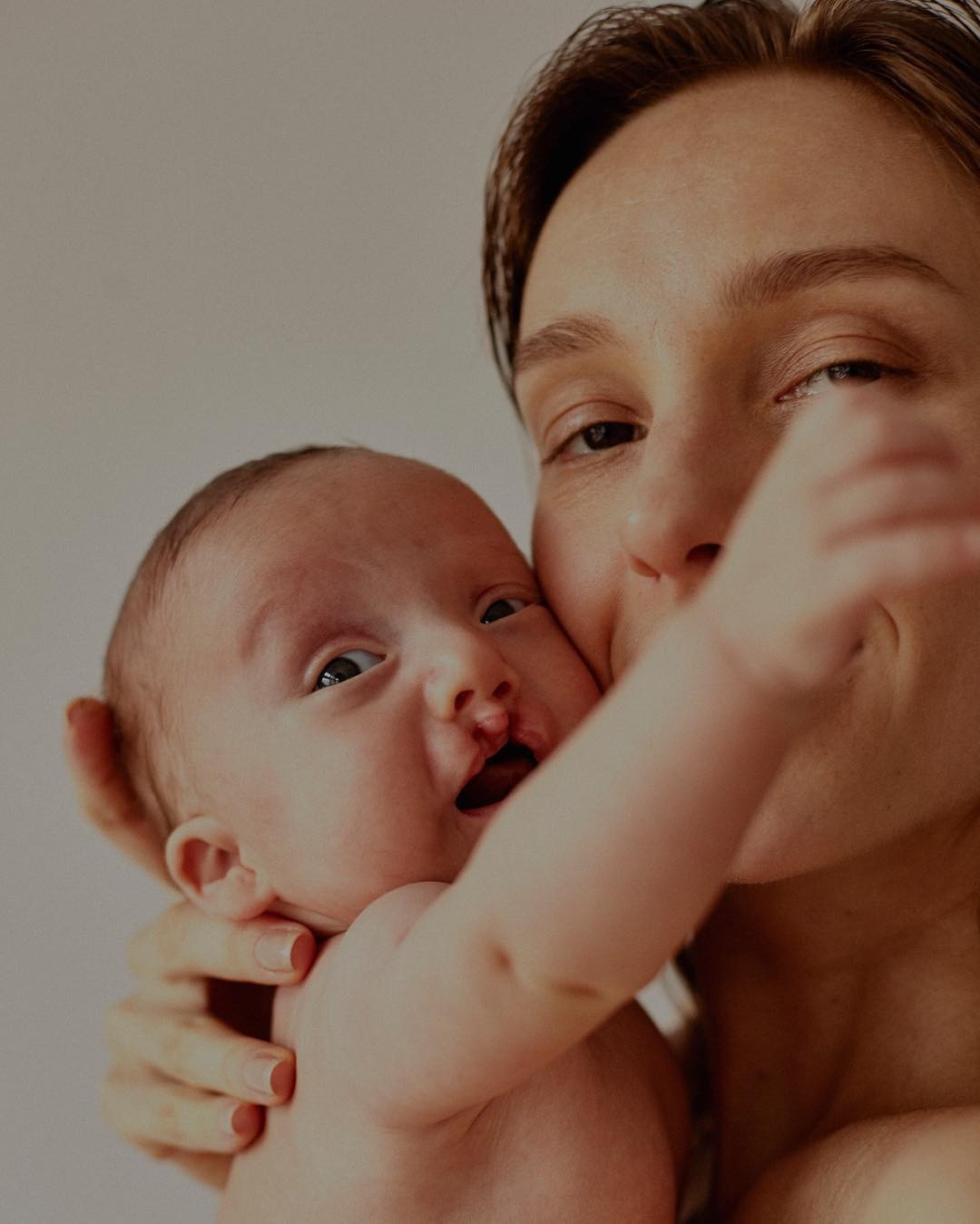 Isabel Hickmann e o filho (Foto: Reprodução Instagram)