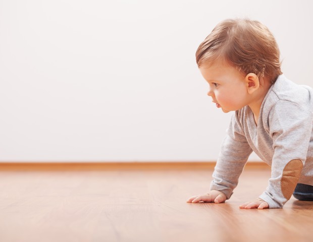 Bebê engatinha, cai em piscina e fica sem sinais vitais por 2 horas ...