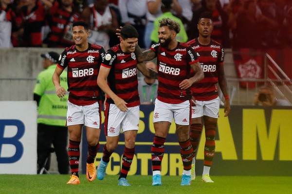 Jogadores do Flamengo comemorando gol em vitória na última rodada do Brasileirão (Foto: Divulgação)