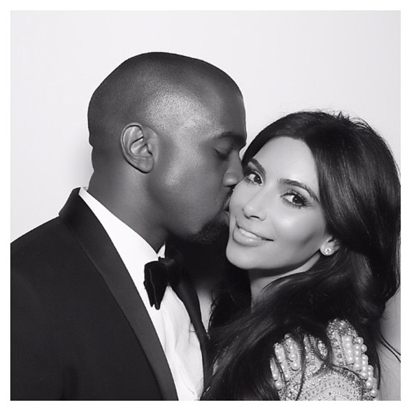 Kanye e Kim fizeram ensaio fotográfico pouco depois da cerimônia (Foto: Instagram)