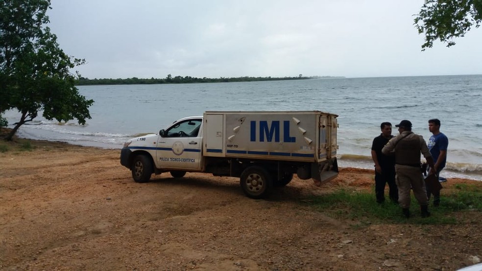 IML foi chamado para recolher o corpo — Foto: Mazim Aguiar/ TV Anhanguera