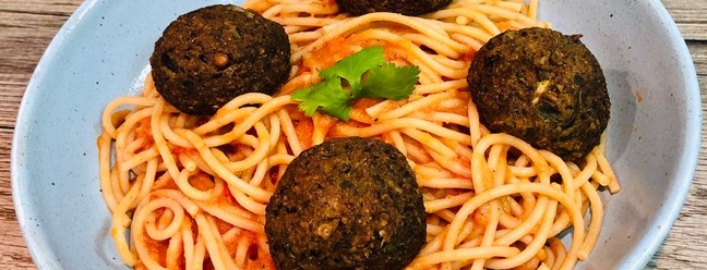 Espaguete com almôndegas  — Foto: divulgação