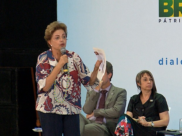 Dilma discursa durante o programa 'Dialoga Brasil' em Teresina, no Piauí (Foto: Reprodução/TV Globo)