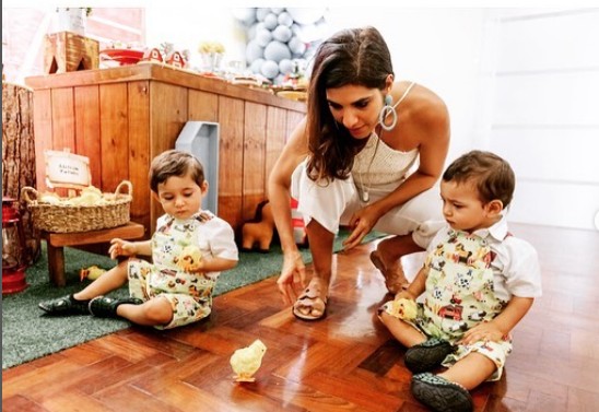 Andréia Sadi com os filhos (Foto: Reprodução/Instagram)