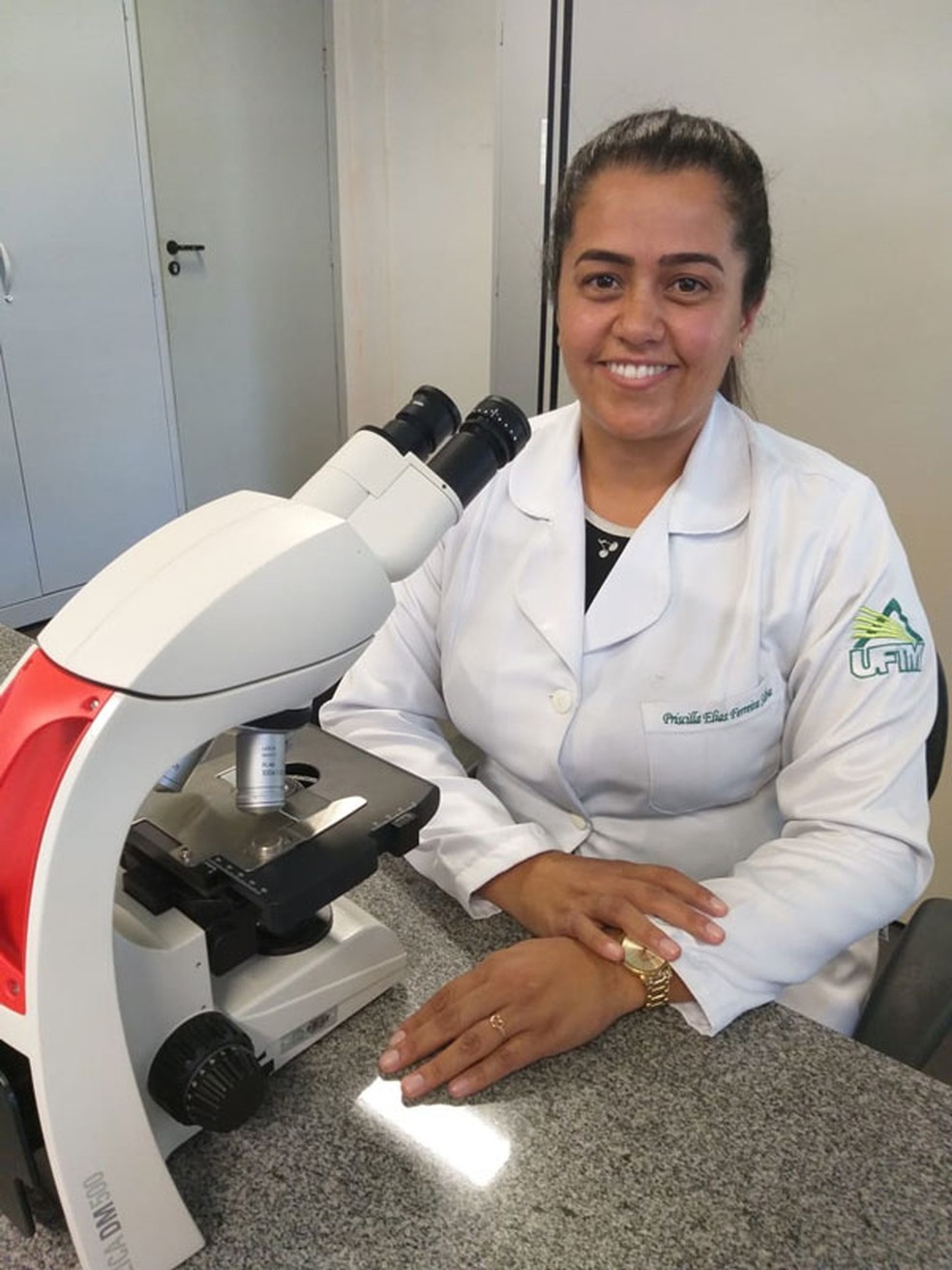 Priscilla Elias, doutoranda do Programa de Medicina Tropical e Infectologia da UFTM — Foto: L. Adolfo e Thiago Corrêa/UFTM/Divulgação