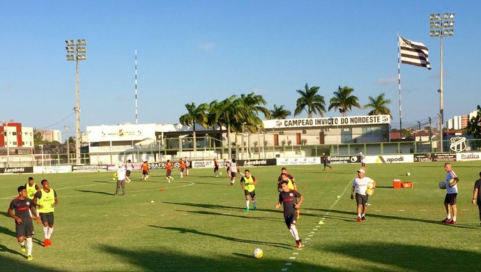 Internacional Inter treino Fortaleza (Foto: Glauco Pasa/GloboEsporte.com)