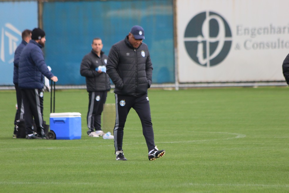 Grêmio encara o Criciúma para voltar a vencer na Série B e amenizar clima de pressão sobre Roger Machado! Derrota pode custar caro ao treinador