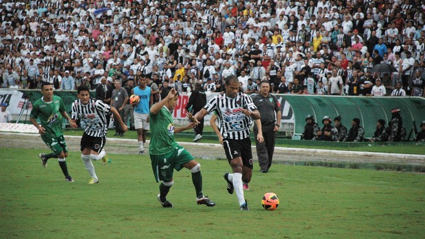 Botafogo-PB vence o Vitória da Conquista por 2 a 0 (Foto: Richardson Gray / Globoesporte.com/pb)