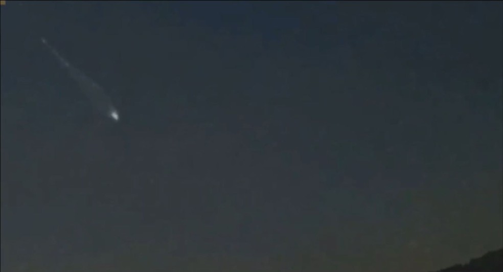 Meteoro flagrado por câmera em Tangará — Foto: Reprodução/climaaovivo.com.br