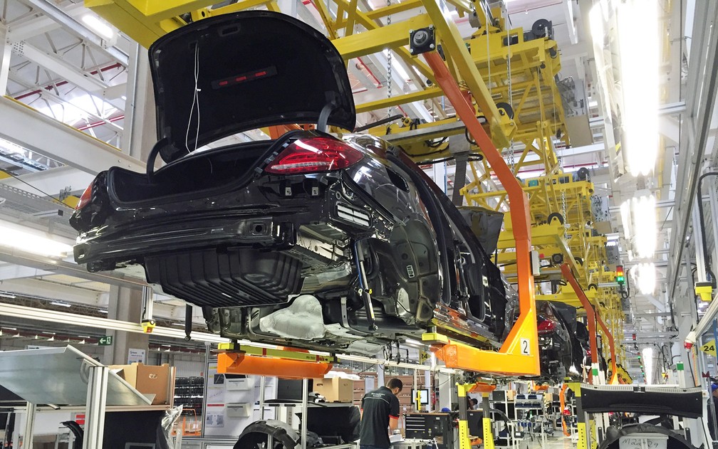 Montagem do Classe C na fábrica da Mercedes-Benz em Iracemápolis, SP (Foto: Luciana de Oliveira/G1)