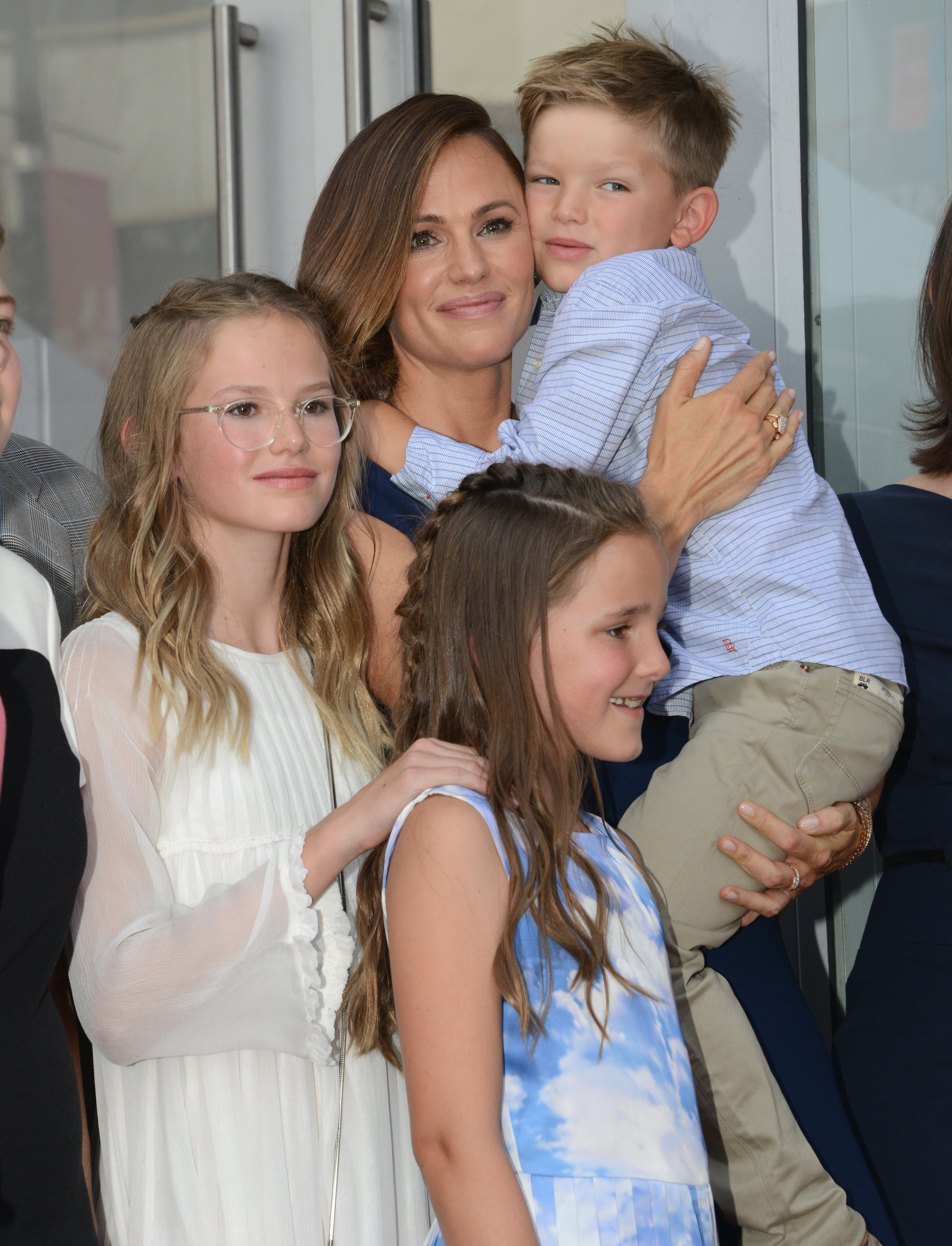 Jennifer Garner com os filhos Violet Affleck, Samuel Garner Affleck e Seraphina Rose Elizabeth Affleck  (Foto: Getty Images)