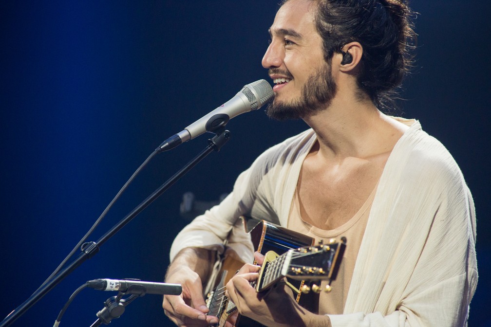 Tiago Iorc na gravação do 'Acústico MTV' — Foto: Marcos Hermes / Divulgação