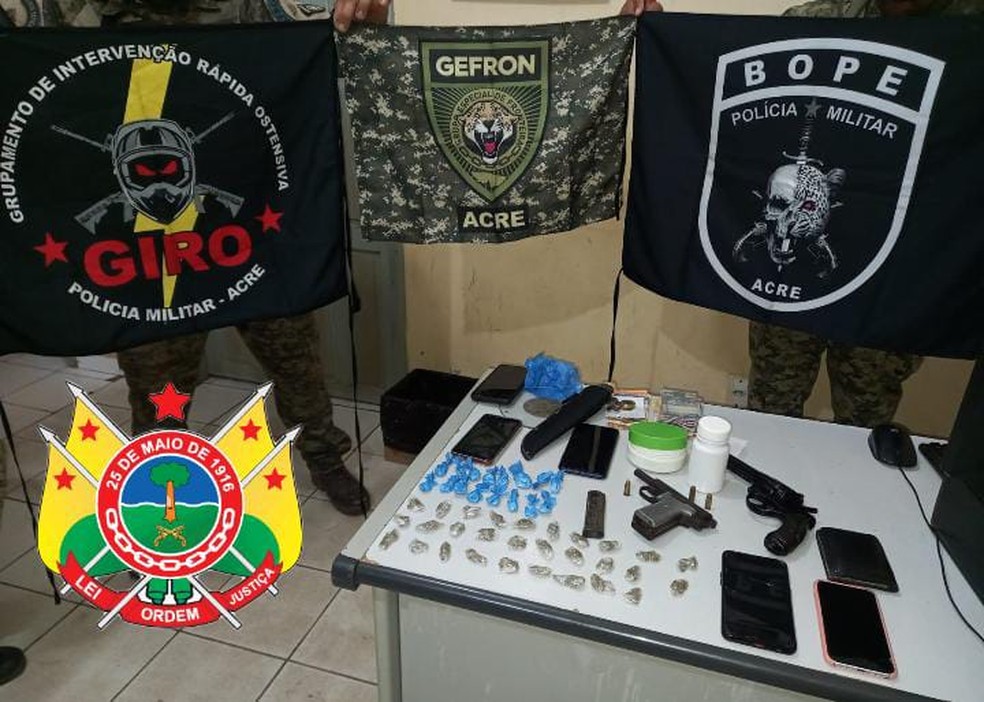 Material foi apreendido na madrugada desta quinta-feira (14) após homicídio — Foto: Arquivo/5º BPM