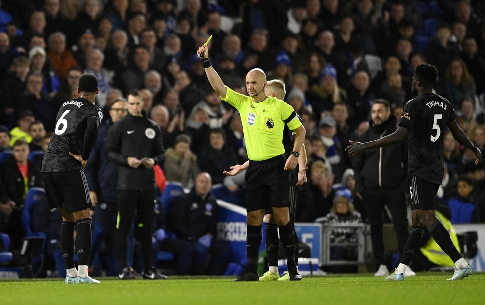 Anthony Taylor, &aacute;rbitro ingl&ecirc;s selecionado para o Mundial de Clubes da Fifa &mdash; Foto: REUTERS/Tony Obrien
