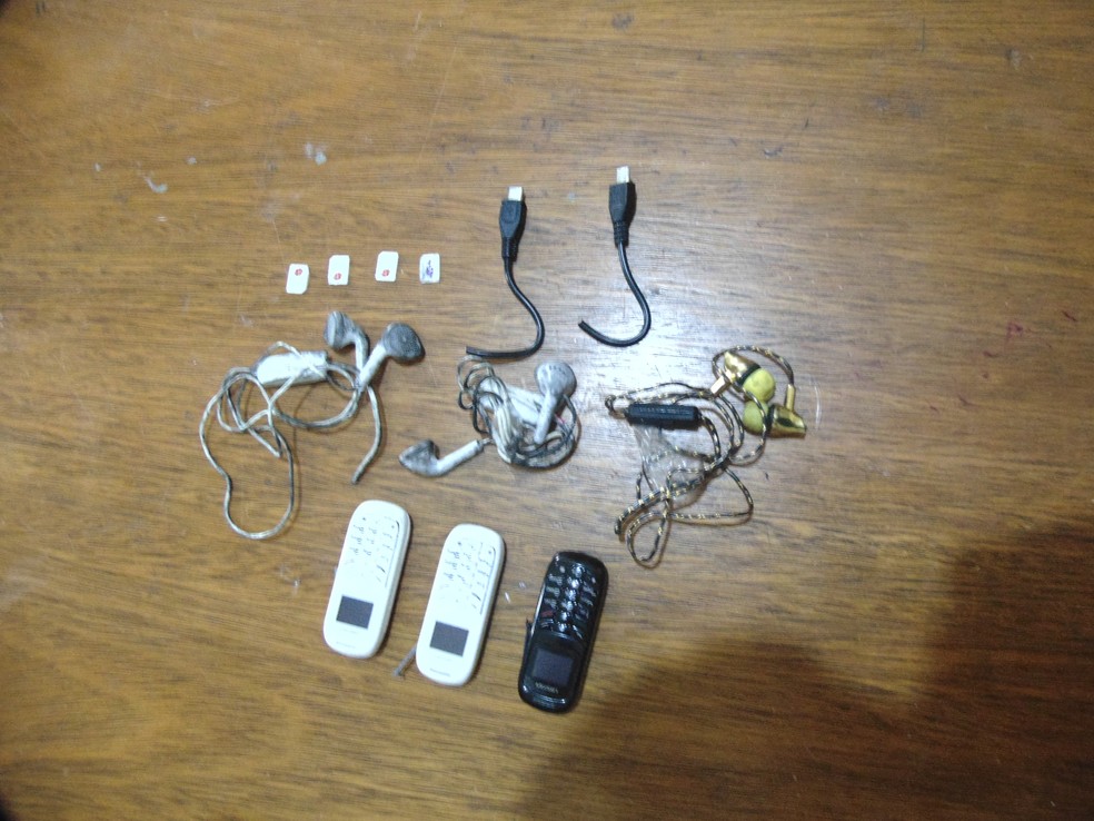 Objetos foram encontrados durante vistoria manual de rotina realizada pela equipe em Bauru — Foto: SAP/Divulgação