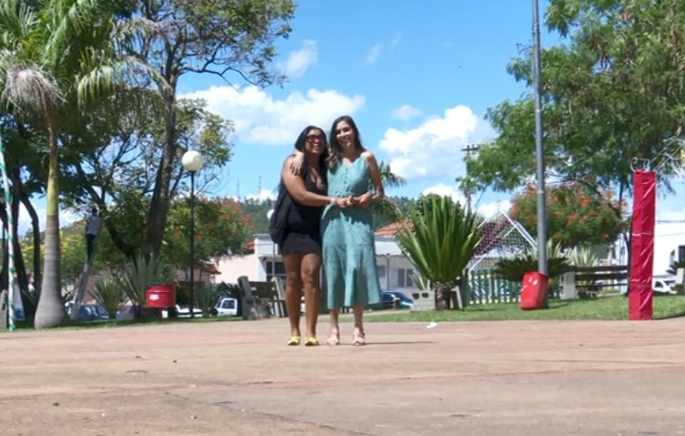 Fabiana e Marcela se reencontraram 36 anos depois em Itaú de Minas (MG) — Foto: Reprodução/EPTV 