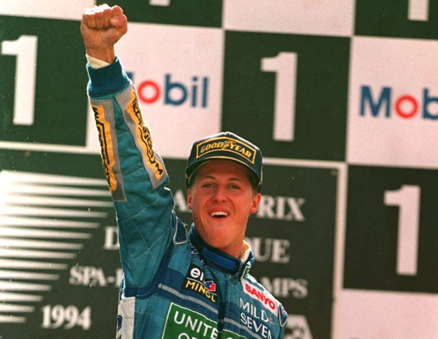 Michael Schumacher comemora vitória em 1994 (Foto: Getty Images)