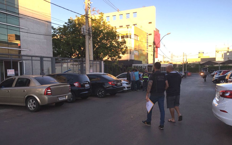 Dono do supermercado  Supercei, Helio Felis Palazzo, é preso pela Polícia Civil suspeito de participar de esquema que sonegou R$ 12 milhões em impostos (Foto: Mara Puljiz/TV Globo)