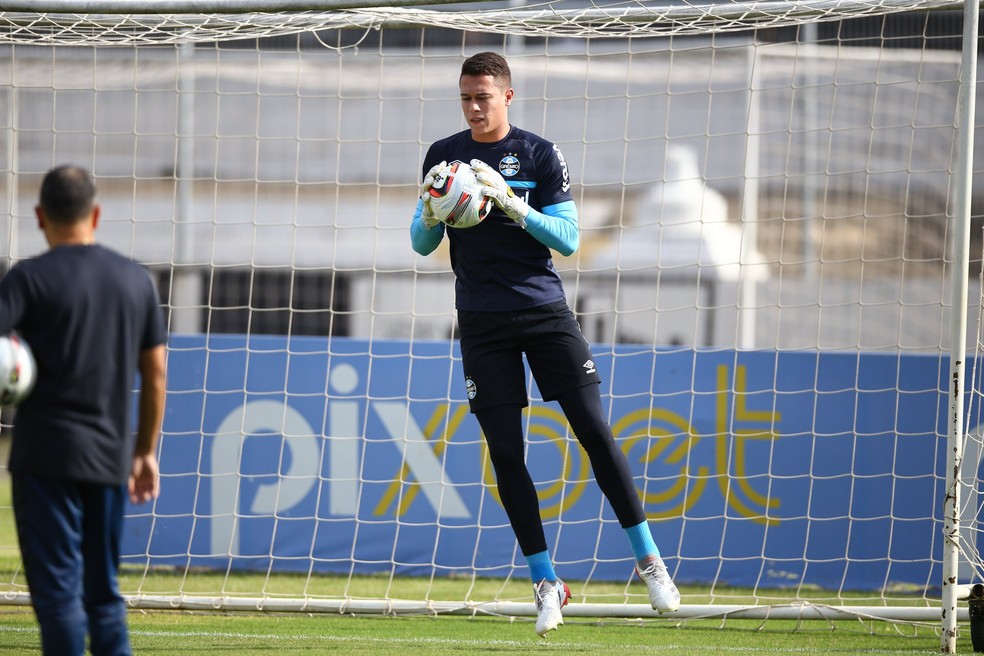 Goleiro Brenno desfalca o Grêmio contra o Sport