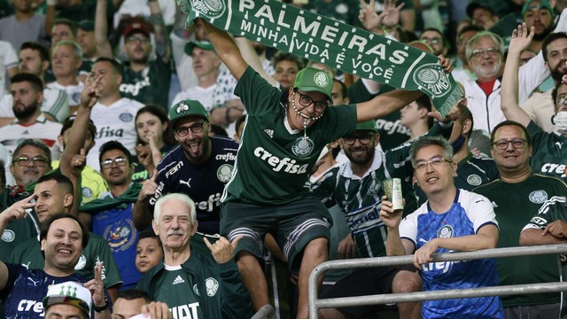Torcida do Palmeiras em jogo contra o Independiente Petrolero