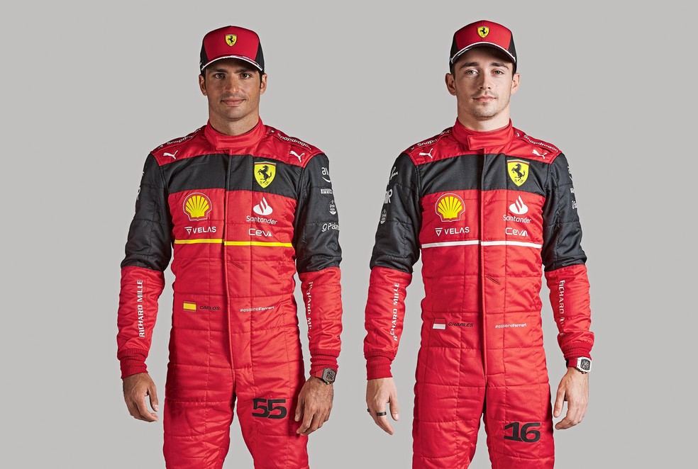 Carlos Sainz e Charles Leclerc, dupla da Ferrari na F1 2022 — Foto: Divulgação