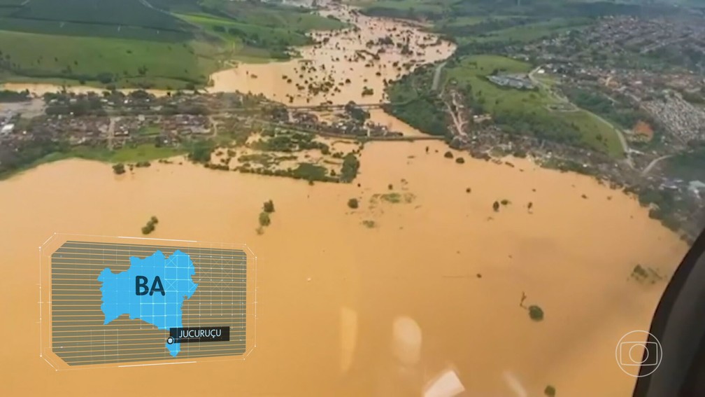 Moradores ficam ilhados por causa da chuva no extremo sul da Bahia | Jornal Nacional | G1