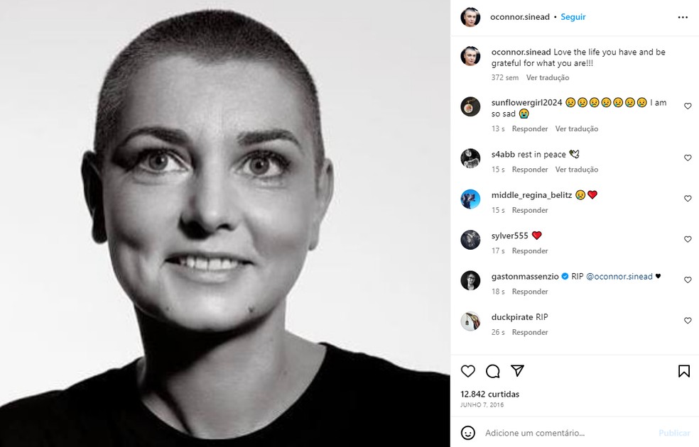 Última publicação nas redes sociais, Sinead O'Connor publicou uma imagem sua em preto e branco com a legenda: 'ame a vida que tens e agradece o que és!!!' — Foto: Reprodução