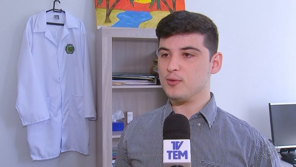 Aldo Araújo, um dos 11 médicos que assumem vaga no programa em Bauru, destaca importância do trabalho na atenção básica — Foto: TV TEM/Reprodução