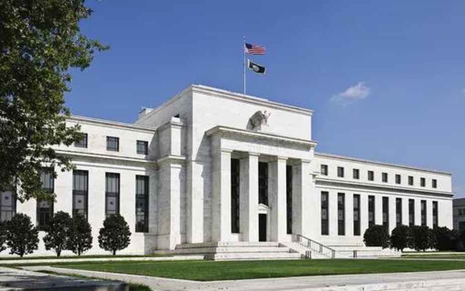 Dirigente do Fed admite que é possível ocorrer 'alguma dor no curto prazo', diante do aperto monetário conduzido pelo BC dos EUA