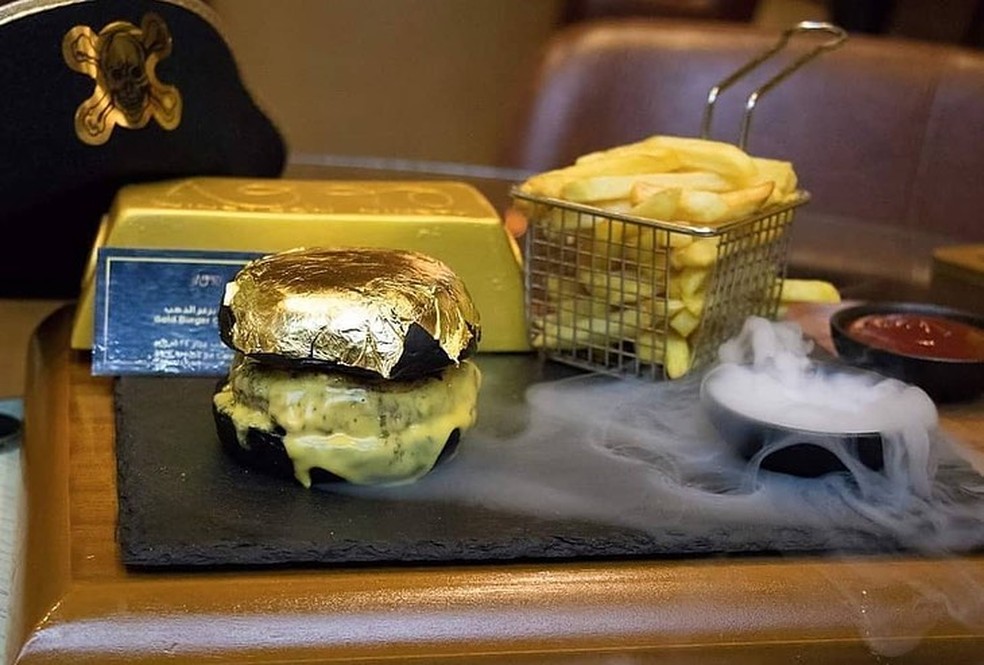 Hambúrguer de ouro no Catar — Foto: Reprodução/INstagram