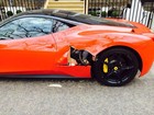 Veja carreta que 'rasgou' Ferrari e outras trapalhadas com 'carrões'