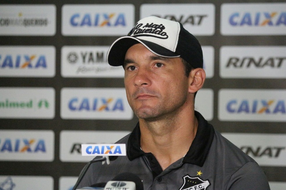 Técnico do Alvinegro acredita que fator físico não será problema na partida (Foto: Andrei Torres/ABC FC)