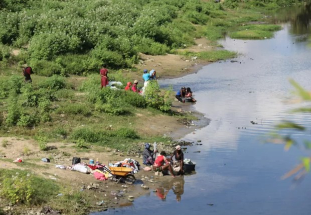 O rio Masacre marca a fronteira entre a República Dominicana e o Haiti (Foto: BBC News)