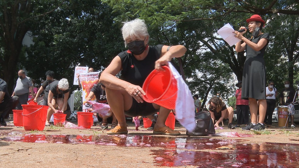 Manifestação em Brasília pede justiça por congolês Moïse — Foto: TV Globo/Reprodução