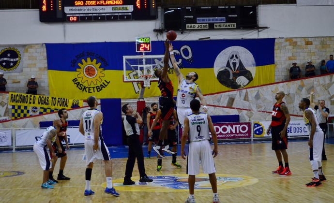 Fla mira vaga na semi do NBB diante do S. José, que joga por sobrevivência