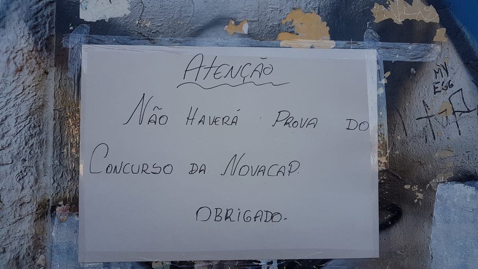 Aviso da suspensão da prova da Novacap, em Brasília — Foto: Arquivo pessoal
