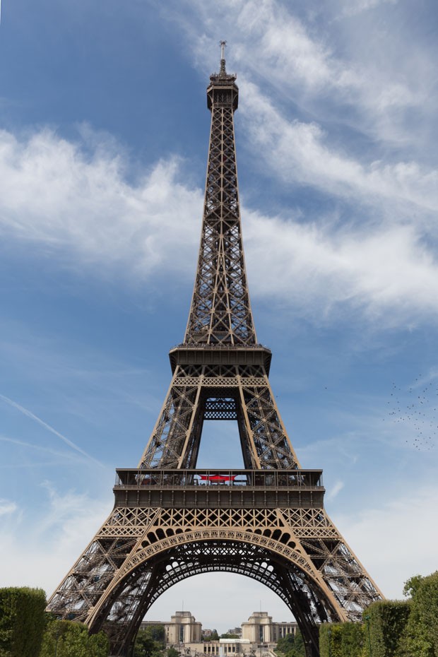 Face sud-est de la tour Eiffel à Paris. (Foto: William Crochot)