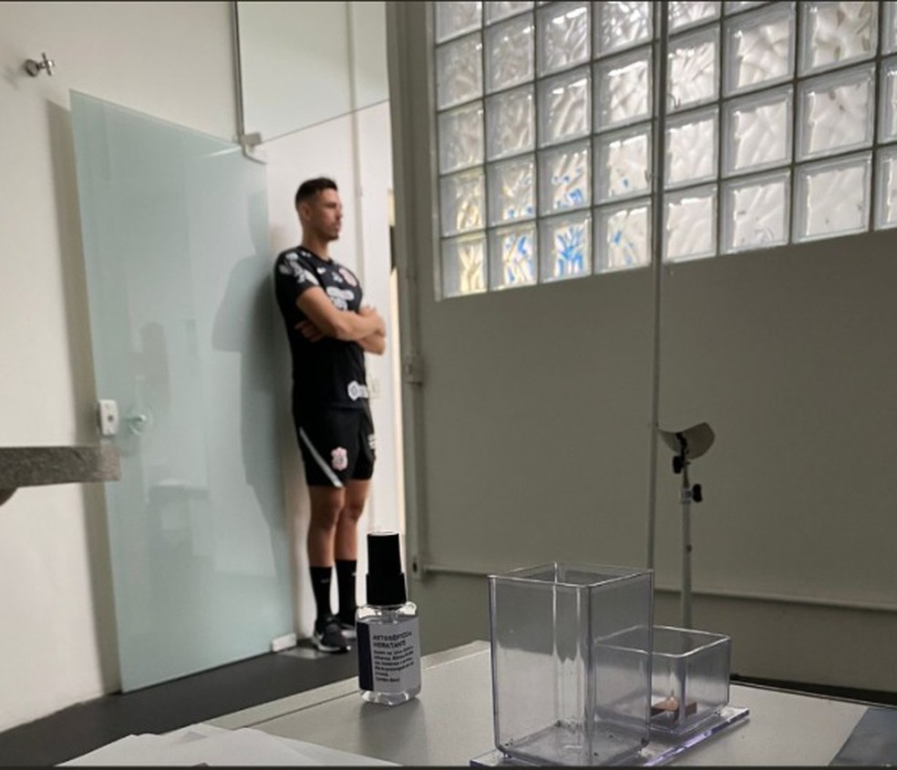 Ivan passa por exames médicos antes de ter sua contratação anunciada pelo Corinthians — Foto: Reprodução