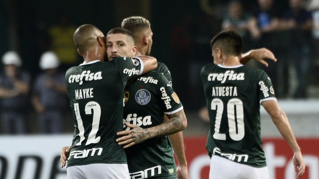 Z&eacute; Rafael empatou para o Palmeiras no fim do primeiro tempo