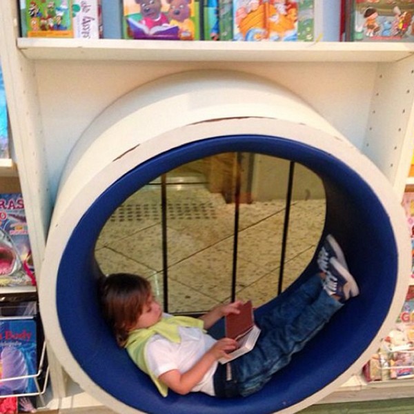 Vittorio, 3, em seu momento de leitura (Foto: Reprodução/Instagram)