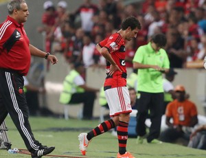 Elano defende entrada de Diego Costa no sacrifício e relembra jogo com León