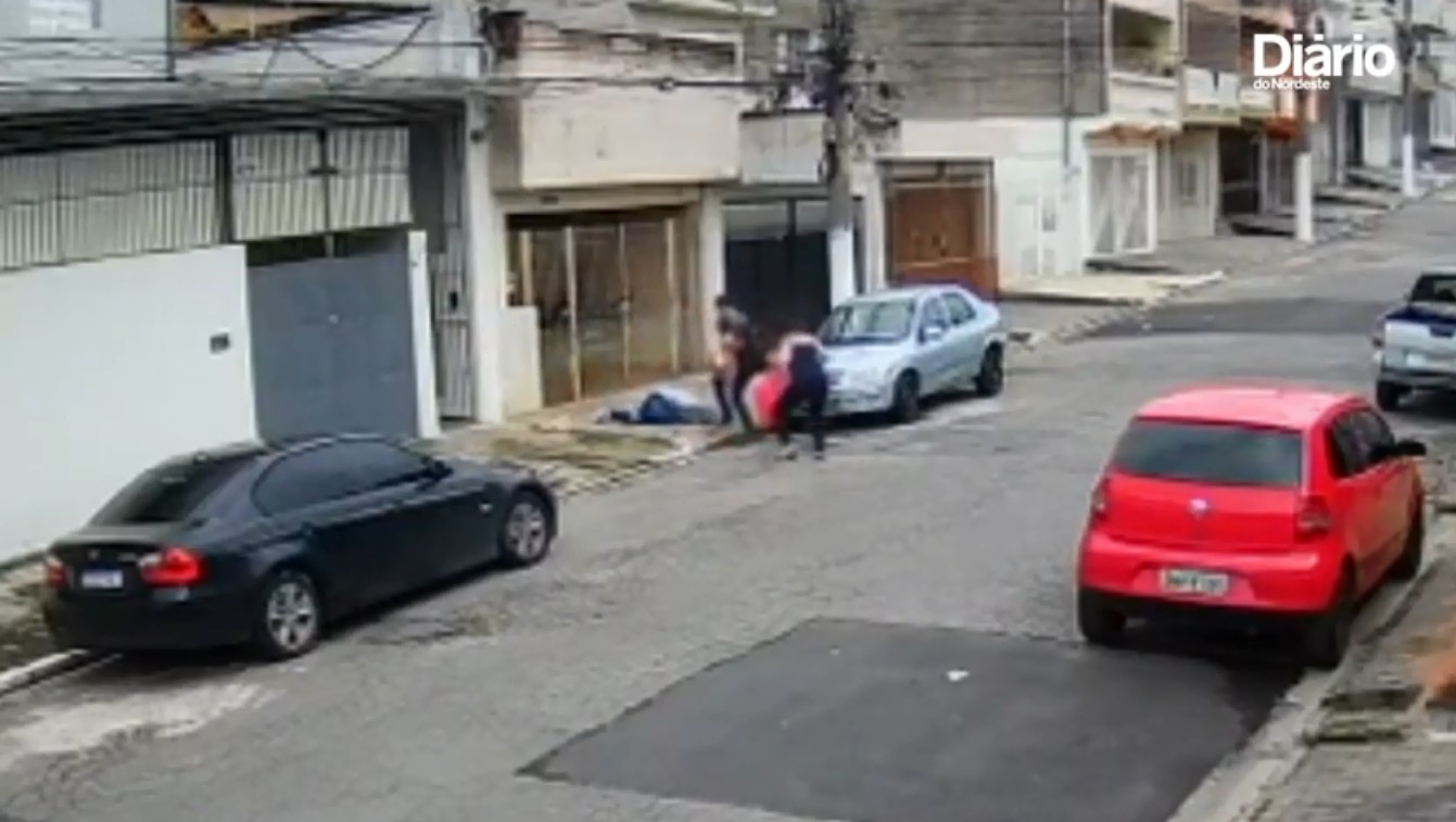 Policial reage a assalto em SP com a filha pequena no colo (Foto: Reprodução/YouTube/Diário do Nordeste)