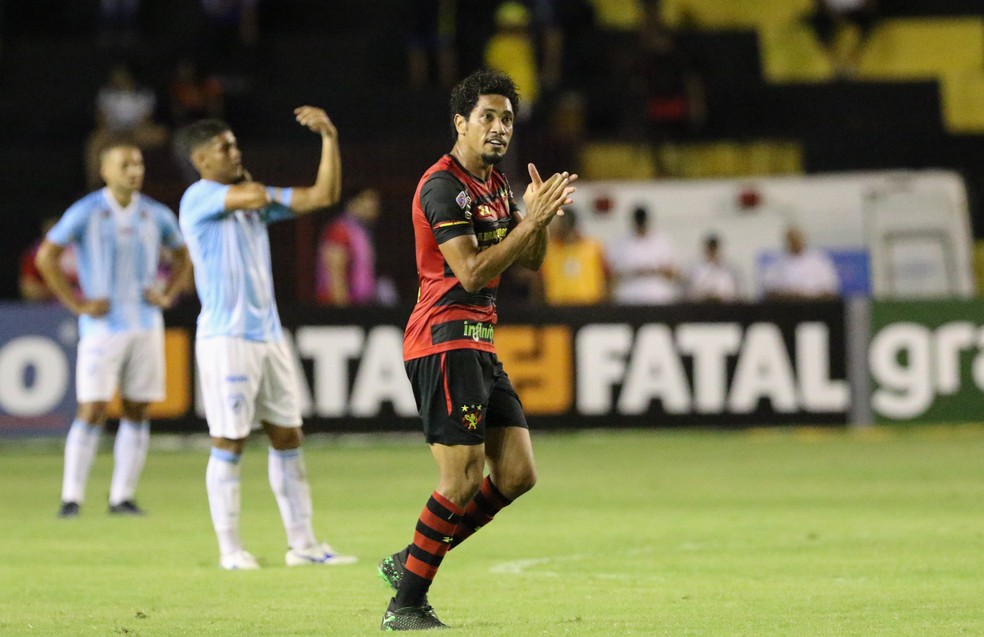 Hernane Brocador em jogo do Sport — Foto: Marlon Costa / Pernambuco Press