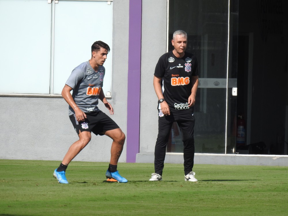 Torcedores do timão não curtiram a ideia de Danilo Avelar jogar como zagueiro, veja os tweets