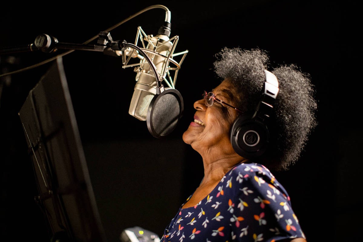 Alaíde Costa promove o álbum ‘O que meus calos dizem sobre mim’ com parceria com Nando Reis |  Weblog do Mauro Ferreira