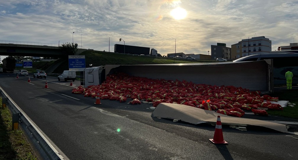 Outros tombamentos já foram registrado no mesmo local em Marília — Foto: Fábio Modesto/TV TEM