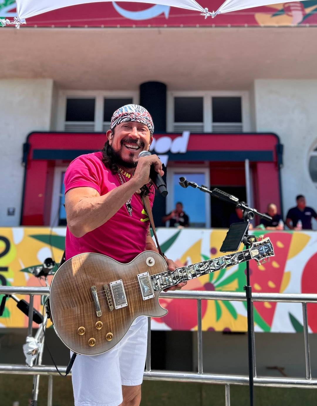 Bell Marques no arrasto da Quarta-feira de Cinzas em Salvador