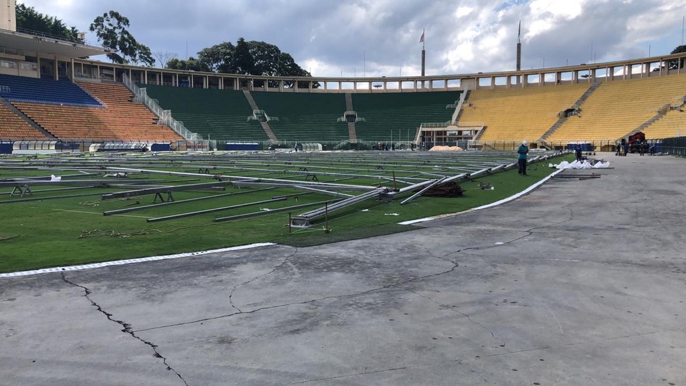 Começa a construção de hospital de campanha para receber pacientes com coronavírus no estádio do Pacaembu, em São Paulo — Foto: Prefeitura de SP/divulgação